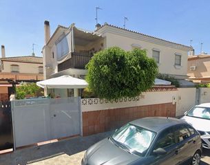 House in Calle mandarina 9. Se vende casa okupada en c mandarina 9, gelves sevilla