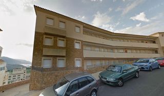 Appartement  Higueras de las (env) 82. Se vende piso okupado en calle higuera de la envia nº 82 vícar a