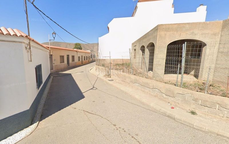 Foto ee18bee6-9c32-4872-8470-0ce8178931b6. Casa a ronda de almohara 20 a Dalías