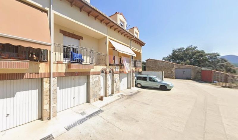 Foto 477c11b0-0767-4de5-99c9-a15fed8cac5f. Casa adossada amb aparcament a Sotillo de la Adrada