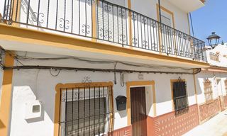Casa  Hnos alvarez quintero. Se vende casa independiente okupada en calle hermanos álvarez qu