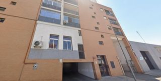 Appartement à Almendralejo. Se vende piso okupado en calle zacarias de la hera 30 en almendr