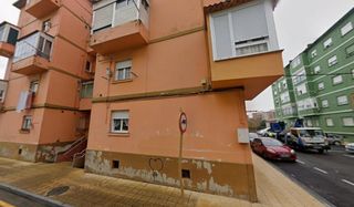 Flat in Covadonga - Campuzano - Ciudad Vergel. Se vende piso okupado en calle río ebro 9 de torrelavega cantabr