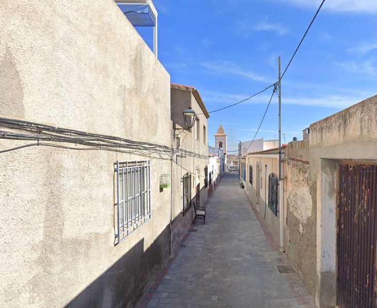 Foto 5d32791a-f249-4ffb-8c99-95be0487b5c6. Casa adossada a calle cervantes 7 000 7 a Gallardos (Los)