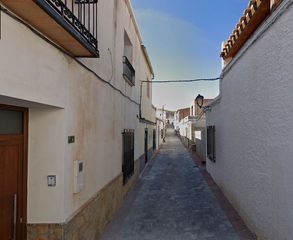 Casa adossada  Calle cervantes 7 000  7