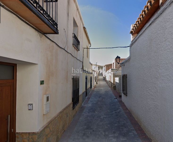 Foto bb57d656-b20b-440e-b206-01381e397c64. Casa adossada a calle cervantes 7 000 7 a Gallardos (Los)