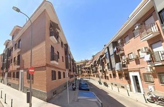 Appartement  Calle francisco de la fuente. Se vende piso okupado situado en calle francisco de la fuente, m