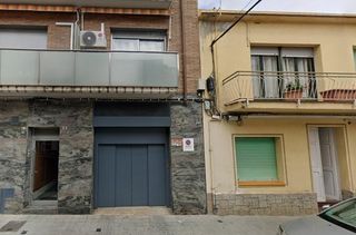 Flat in Cl pilar, 9. Se vende piso okupado  2 garajes en calle pilar, 9 en premià de