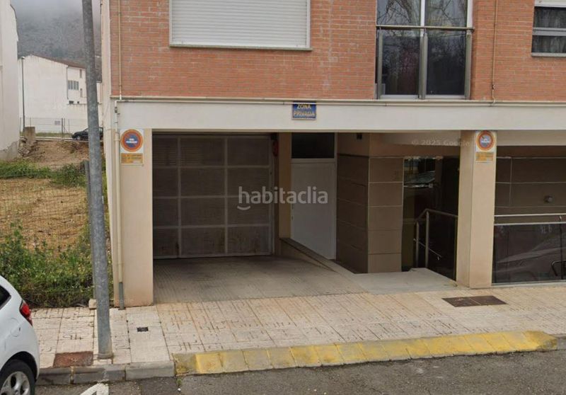Foto 296984f8-cd87-44fc-b4c2-d0c57f2de3c6. Aparcament cotxe a calle benasau 2 a Cocentaina