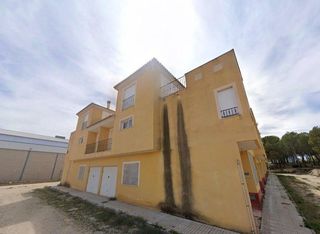 Casa adosada en Calle trva ctra de singla  7. Se vende casa adosada okupada en travesía ctra. de singla nº 8 c