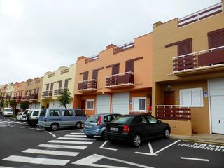 Casa a schiera in Calle afligidos los 15. Se vende casa adosada okupada en calle aflogidos nº 15 realejos