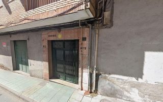 Apartament a Calle cordoneros 15. Se vende piso okupado situado en calle cordoneros nº 15 almería