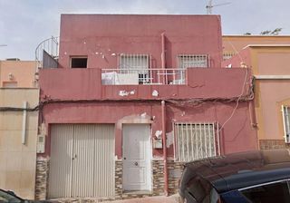 Casa adossada  Calle sierra monteagud  129. Se vende casa adosada okupada en calle sierra monteagud nº 129 a
