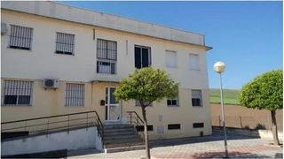 Apartment  Plaza santa gema 3. Se vende piso okupado en plaza santa gema nº 3 marchena sevilla