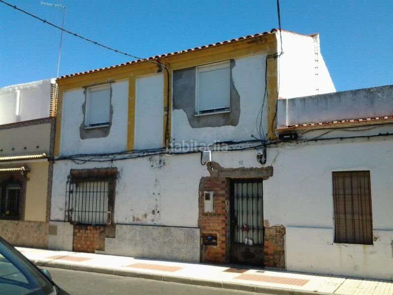 Foto c3ba8fcb-cf37-4e2e-b250-f1f935f72f11. Casa adosada en calle emilio castelar 10 se vende casa adosada okupada en calle emilio castelar 10 la rinconada, sevilla. en San Jose de la Rinconada