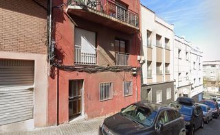 Pis a Carrer vic 8. Se vende piso okupado en c vic nº 8 badalona barcelona