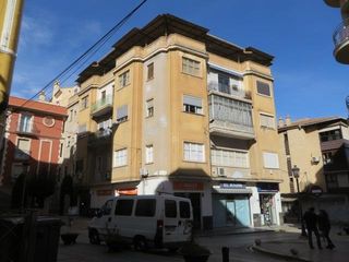 Pis  Calle escolania niños cantores 1. Venta de piso okupado en calle escolania niños cantores guadix g