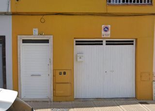 Casa  Calle trinitat redal dufaur 29. Se vende inmueble alquilado en alzira