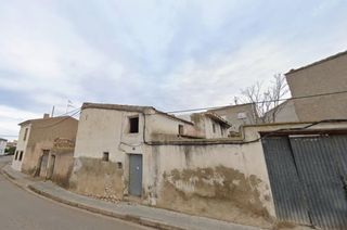 Haus in Lumpiaque. Se vende casa okupada en avda de la constitucion 19 lumpiaque, z