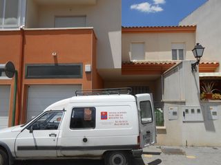 Casa a Gran prior 24. Se vende casa okupada en gran prior 40 argamasilla de alba, ciud