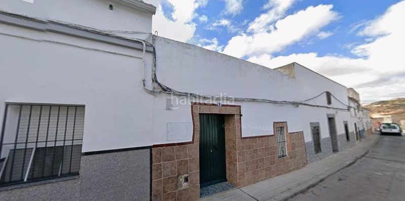 Foto c988afad-a55f-4f59-b5e9-93fbac8091ba. Casa adossada a Zafra