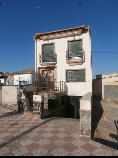 Foto 5c428419-cb2d-44e6-aded-abb1b1b596ca. Casa adossada amb aparcament a Alcaudete