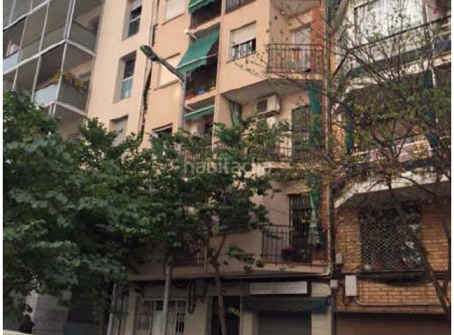 Foto 476e0168-6e51-49db-aea1-02ac9364ce59. Casa adossada a Prosperitat Barcelona