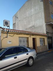 Casa adossada a Santo tomas 11. Se vende casa adosada okupada en santo tomas 11 talavera de la r