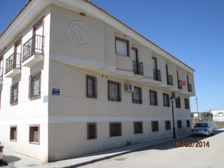 Appartement  Becquer 10. Se vende piso okupado en calle becquer 10 cijuela, granada.