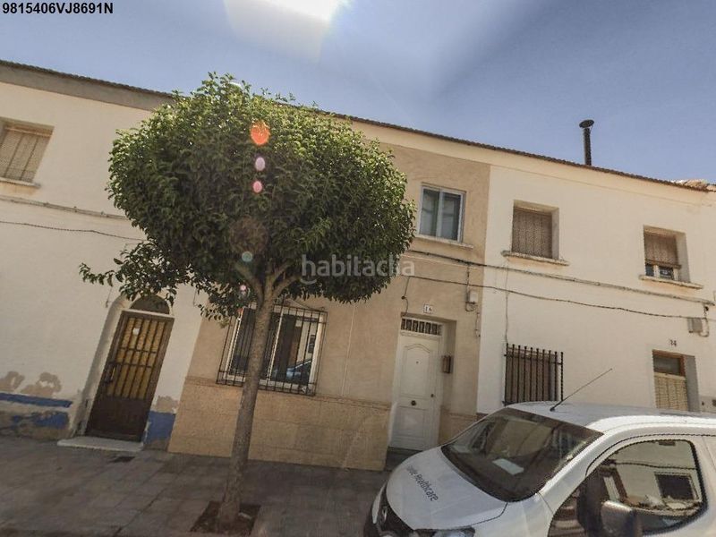 Foto a26a016a-8890-4ff7-9fd6-df0592a41c05. Casa adossada a santa monica 16 a Campo de Criptana