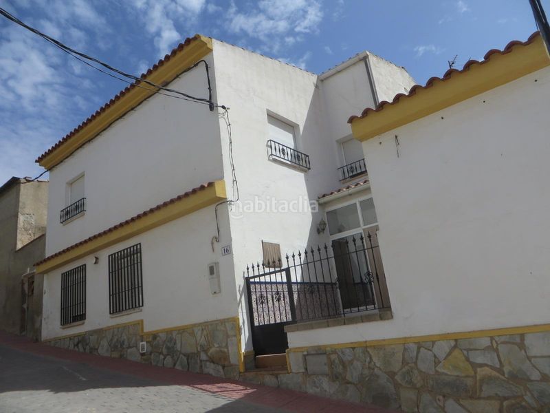 Foto 6ad5d4cc-f1a6-491c-810a-05265d24077e. Casa adossada a once 16 a Fuentealbilla