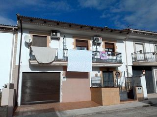 Casa adossada  Peñalosa 18. Se vende casa adosada okupada en calle calle pealosa 18 baños de