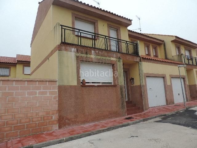Foto da9f8229-b920-41d5-b443-5a4a886bfaa0. Casa adossada a cerrillo 31 a Hormigos