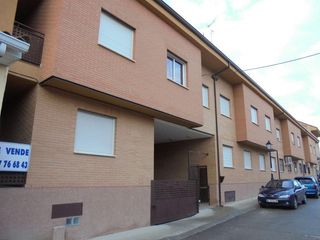 Etagenwohnung  Numancia 19. Se vende piso okupado en calle numancia 19 borox, toledo.