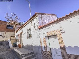 Casa adossada  America 14. Se vende casa adosada okupada en america 14 puertollano, ciudad
