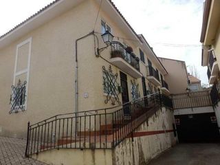 Flat  Fuente alta 8. Se vende piso okupado en fuente alta 8 villalbilla, madrid.