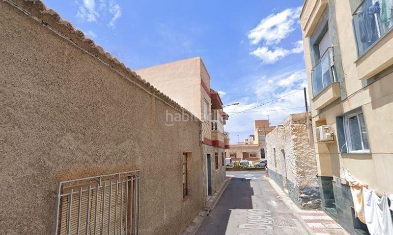 Foto 04915365-dc19-460a-a962-20fda6c598e0. Pis a calle san fermin 32 a Adra