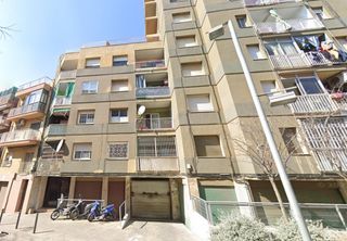 Flat in Circumval.lacio 107. Se vende piso okupado en circumval.lacio 107 santa coloma de gra