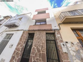 Semi detached house  Desamparados 28. Se vende casa adosada okupada en calle calle desamparados 28 alc