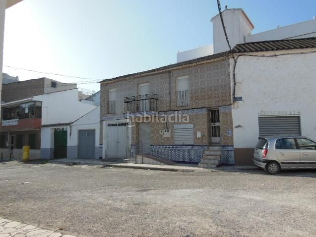 Foto 2fb35c60-3b06-4d9a-971f-aedc04761200. Casa adossada a Láchar