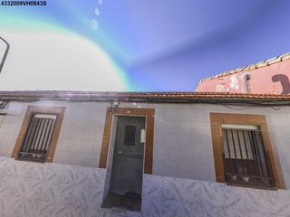Casa adossada a ISABEL LA CATOLICA 57