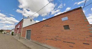 Casa a schiera  Medio-ge 10. Se vende casa adosada okupada en calle medio 1 quintana del marc