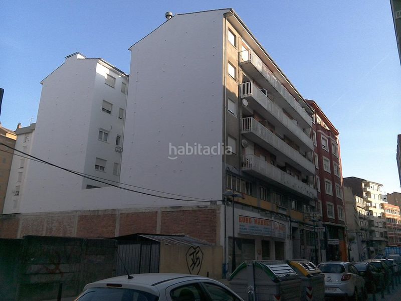 Foto f29d8693-f20e-48dc-a52e-d1c9a8a4061c. Pis a calle lasaga larreta a Centro Torrelavega