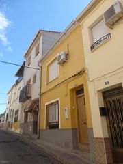 Haus  Duque ahumada 12. Se vende casa alquilad en calle duque ahumada 12 abarán, murcia.