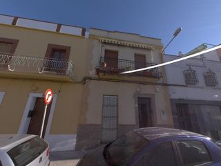 House in Benito toresano 29. Se vende casa alquilada en calle benito toresano 29 mérida, bada