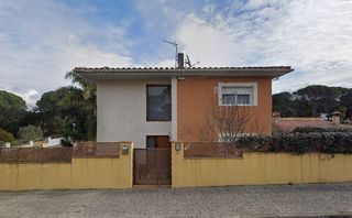 House  Avenida del bosc  64. Se vende casa okupada en c del bosc nº 64, llagostera girona