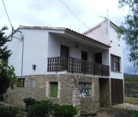 Casa a Gladiol 25. Se vende casa okupada en calle gladiol 25 de pratdip, tarragona.