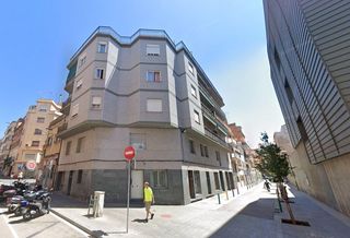 Studio in Colom de 20. Se vende estudio okupado en hospitalet de llobregat barcelona.