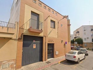Piso  Calle cuenca 23. Se vende piso okupado en calle cuenca nº 23 dos hermanas sevilla