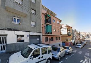 Piso  Mozart. Se vende piso okupado en santa coloma de gramenet barcelona
